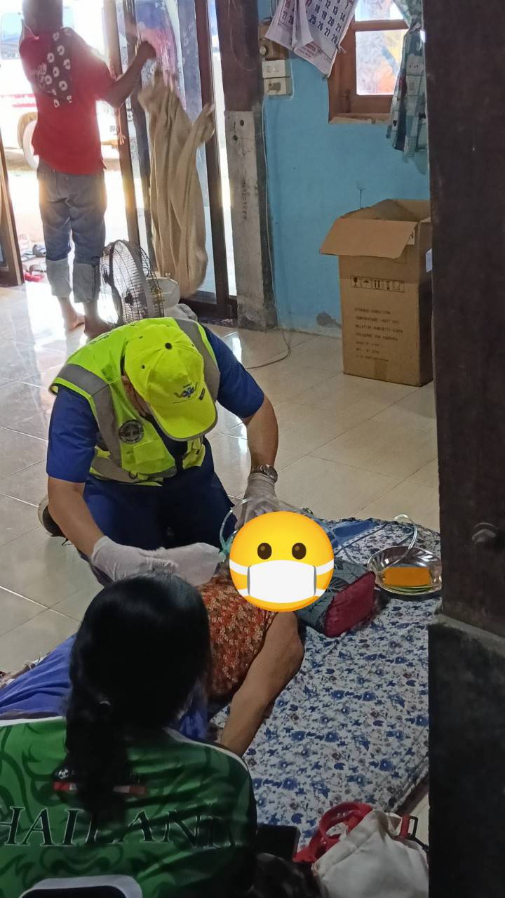 งานกู้ชีพ กองสาธารณสุขและสิ่งแวดล้อม เทศบาลตำบลไค้นุ่น อำเภอห้วยผึ้ง จังหวัดกาฬสินธุ์  ได้ออกปฏิบัติหน้าที่ให้บริการประชาชน โดยได้รับแจ้งขอใช้บริการรถกู้ชีพ เพื่อรับผู้ป่วยจากโรงพยาบาลห้วยผึ้ง  กลับยังบ้านพักอาศัย ณ บ้านไค้นุ่น หมู่ที่ 1