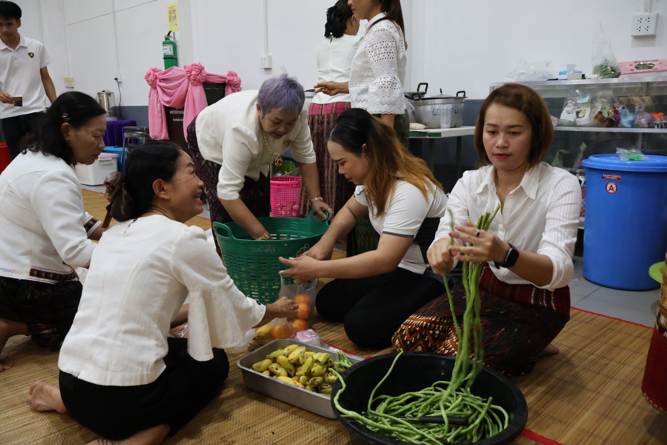 เทศบาลตำบลไค้นุ่น จัดพิธีทำบุญตักบาตร ถวายเทียนพรรษา และถวายผ้าอาบน้ำฝน เนื่องในวันเข้าพรรษา ประจำปี 2569 สืบสานพระพุทธศาสนาและอนุรักษ์วัฒนธรรมอันดีงามของไทย