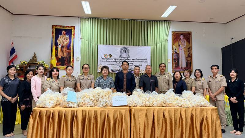 เทศบาลตำบลไค้นุ่นส่งมอบดอกไม้จันทน์พระราชทาน ๒,๐๗๙ ดอก ร่วมน้อมถวายความอาลัยและสำนึกในพระมหากรุณาธิคุณ